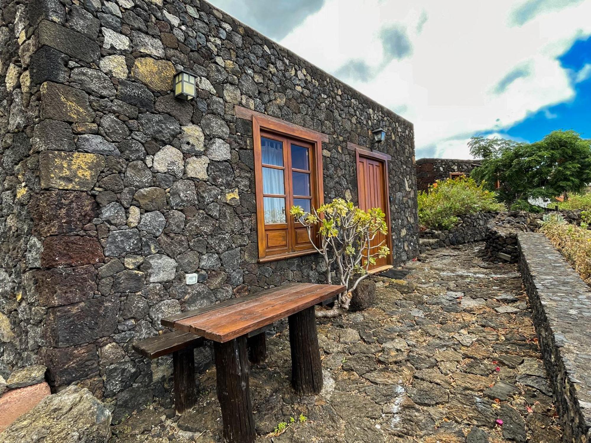 Estudio Rural De Piedra Frontera Exterior foto